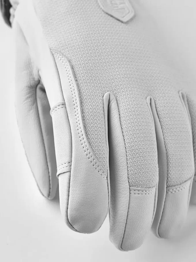 Hærens læderpatruljekvinde