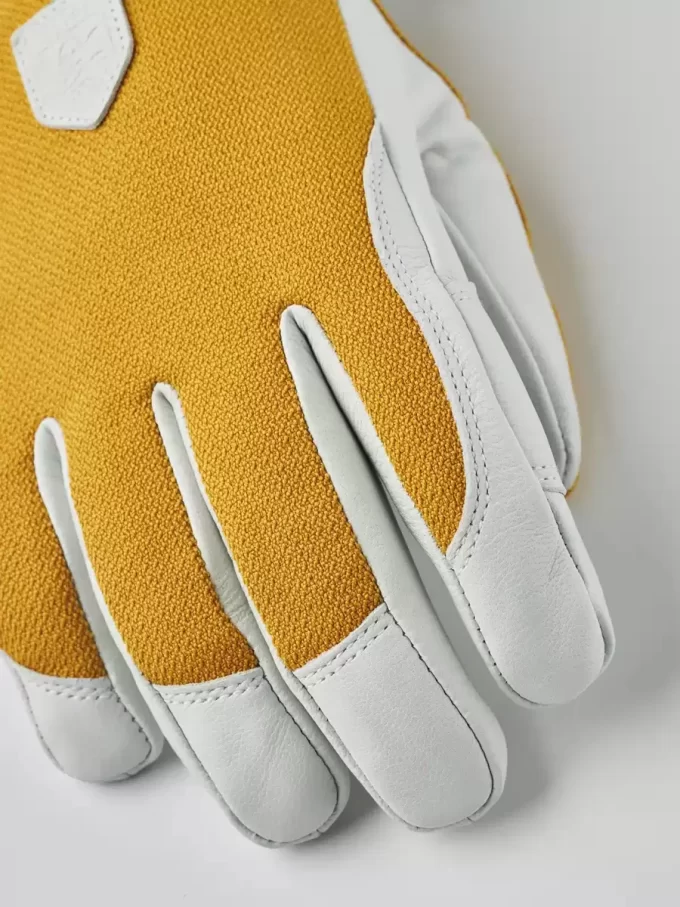 Hærens læderpatruljekvinde