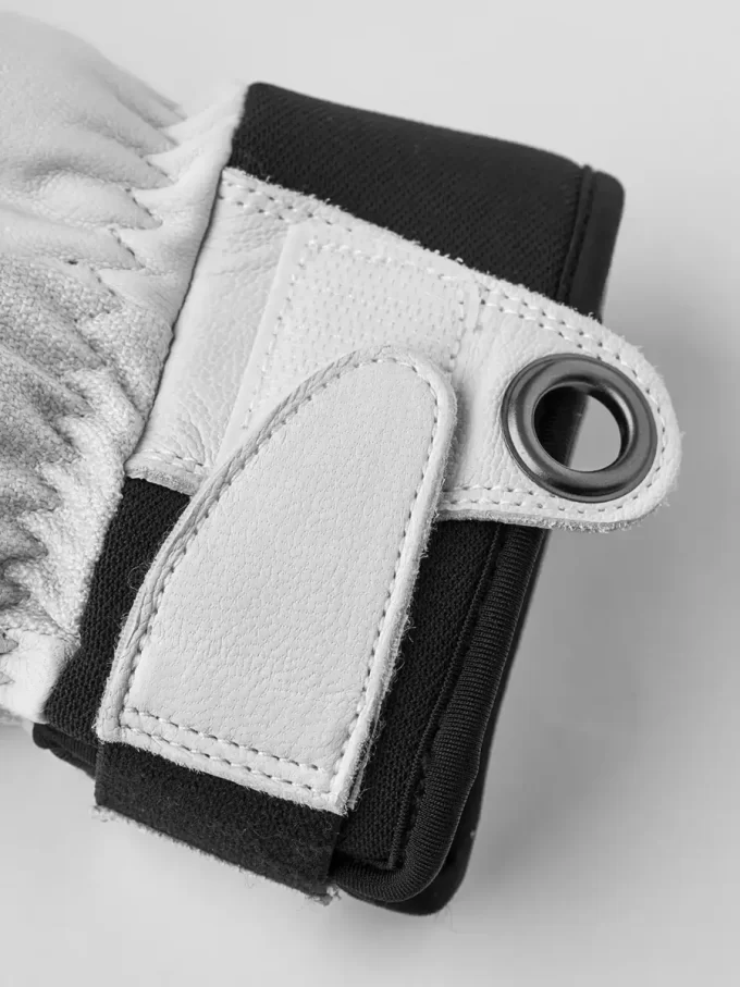 Hærens læderpatruljekvinde