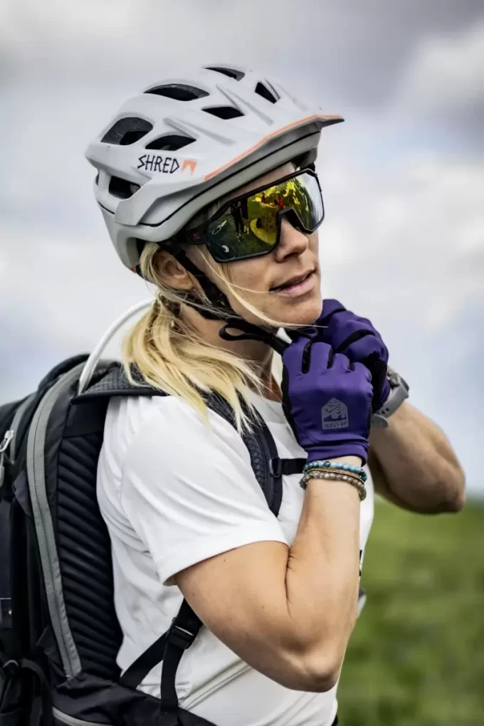 Hestra Apex Lang Blomme