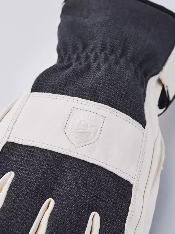 Hestra Tarfala Trækul