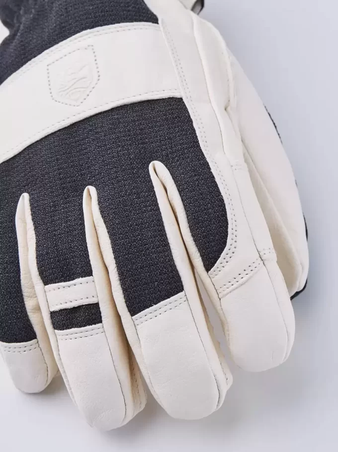 Hestra Tarfala Trækul