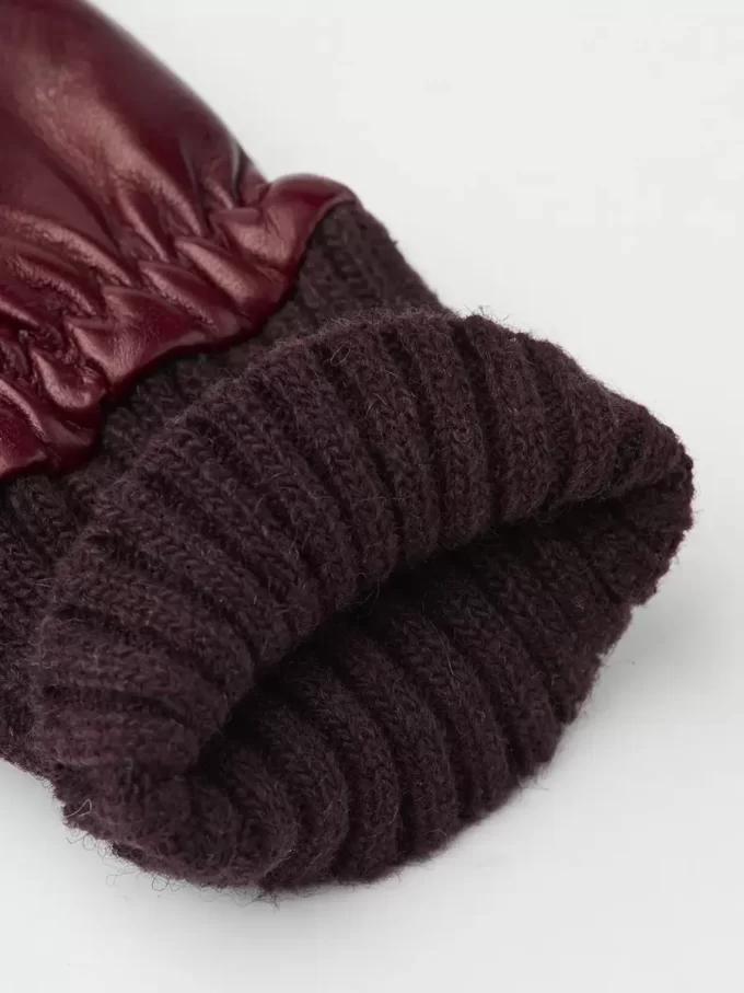 Hestra Tina Mørkerød Hestra Tina Mørkerød